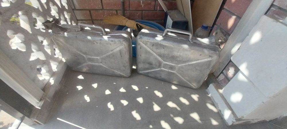 Продаётся канистры