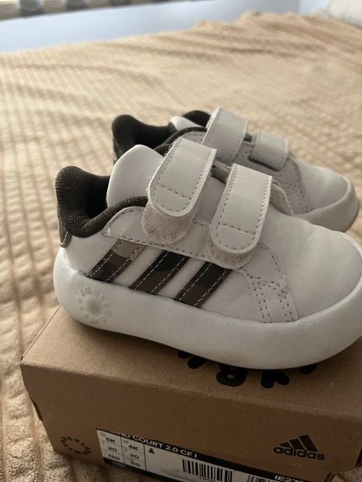 Маратонки adidas 20 номер