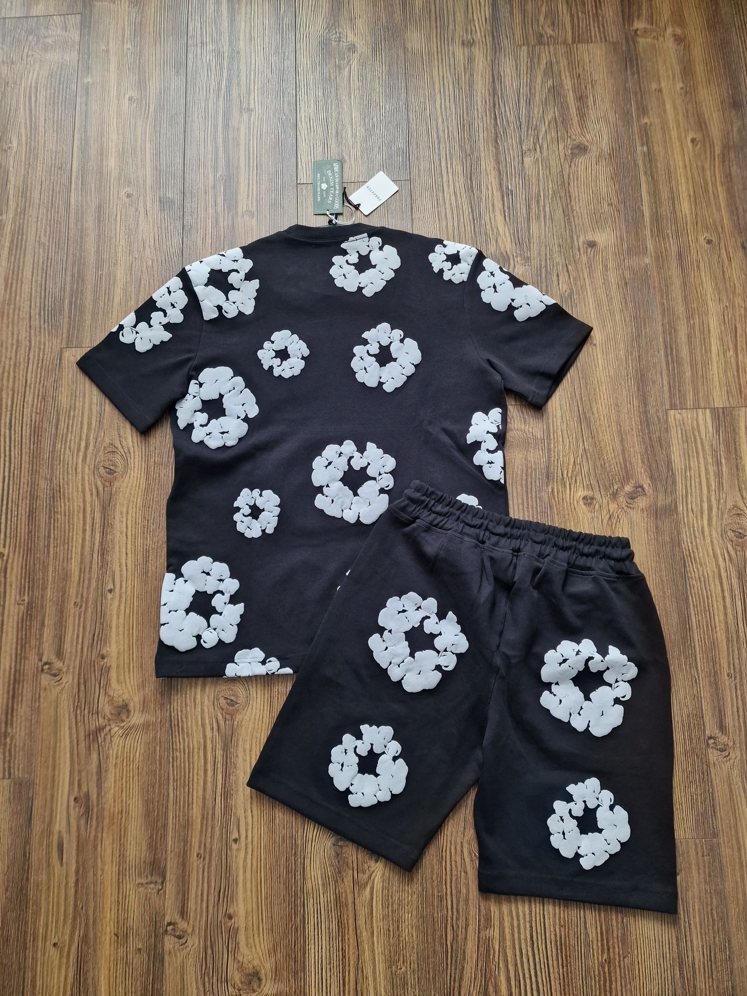 Мъжка екип къси панталони и тениска DENIM TEARS размер S M L XL 2XL 
Н
