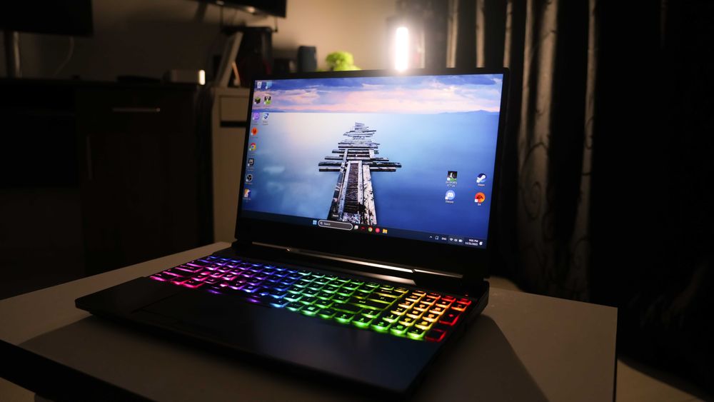 Laptop Gaming MSI Leopard, GTX 1660 TI, i7-9750H + Tastatură & Mouse