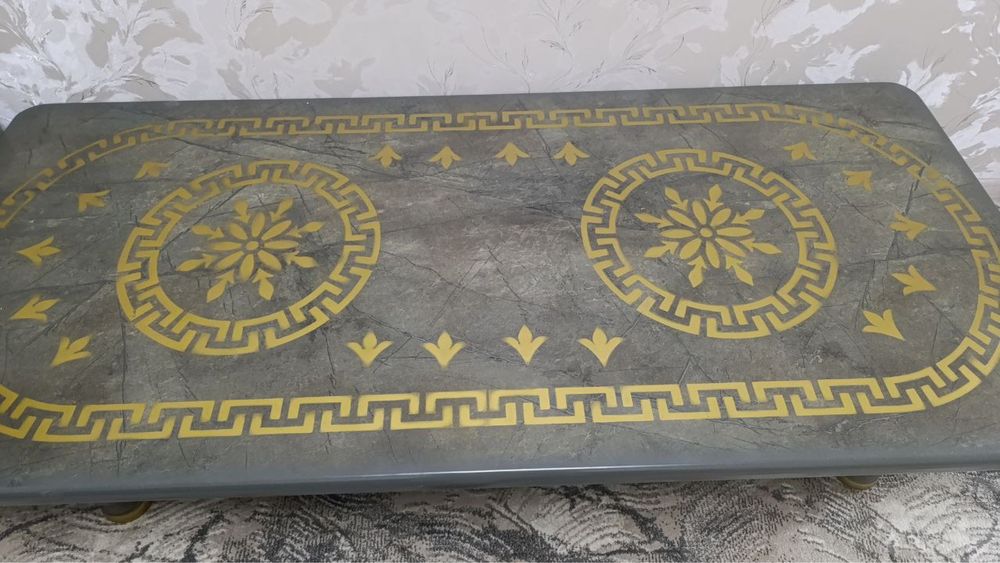 Продается стол размер 190*90 в хорошем состоянии