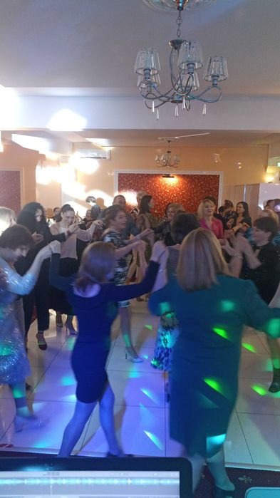 DJ licentiat+solistă#nunta#botez#majorat#fum greu#dansul mirilor Sibiu