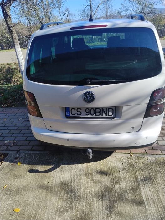 Vând vw touran 2.0 tdi