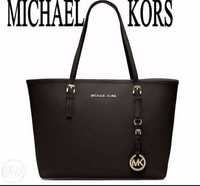 Geantă  Michael Kors, model classic,import Italia,logo metalic auriu