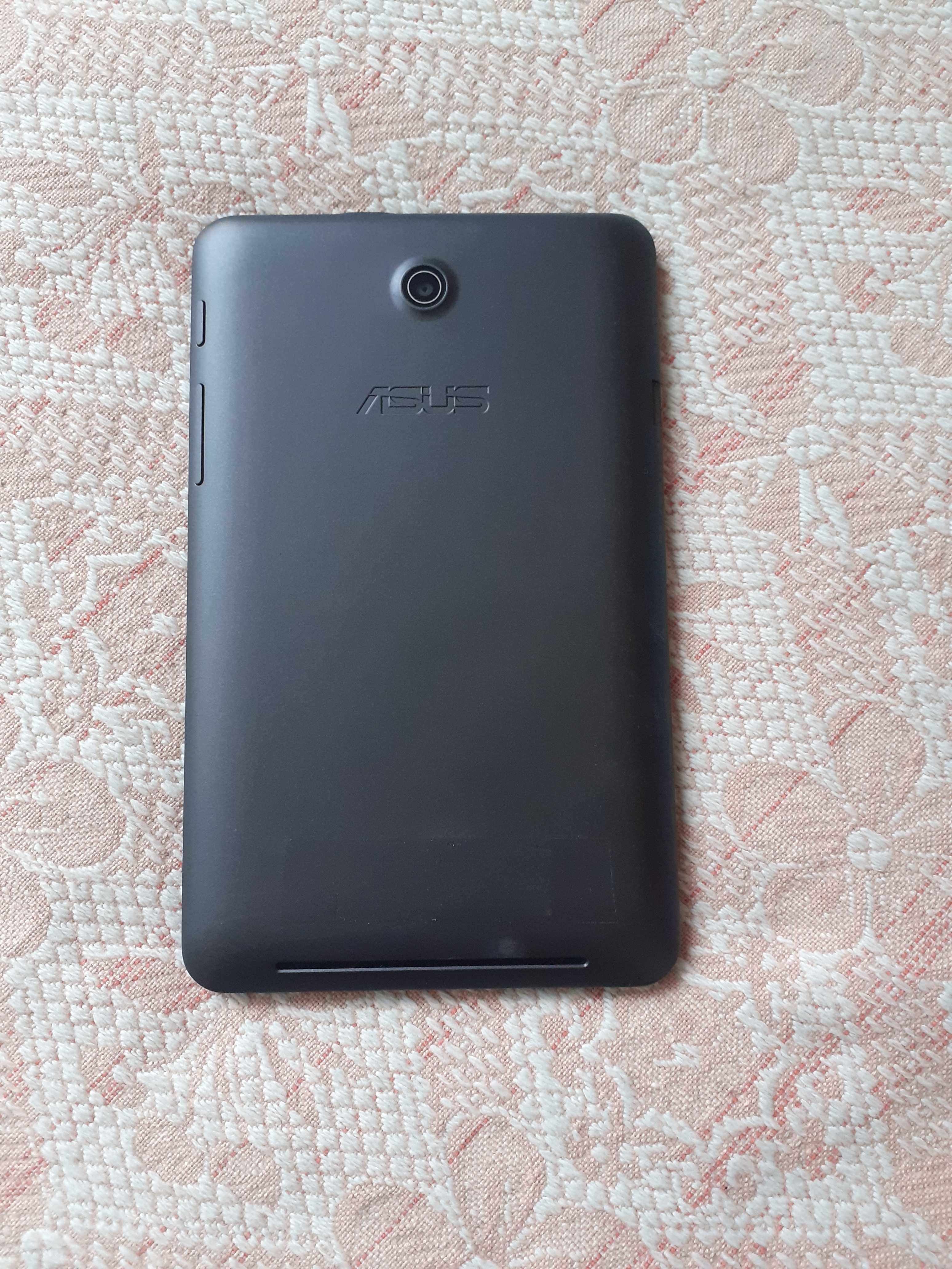 Продавам зарядно за таблет ASUS MEMO Pad 7 HD 7