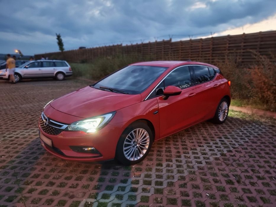 Opel Astra K-Rosu