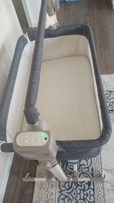 Манеж детский с моятником