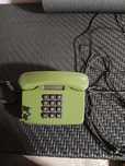 Telefon retro cu butoane