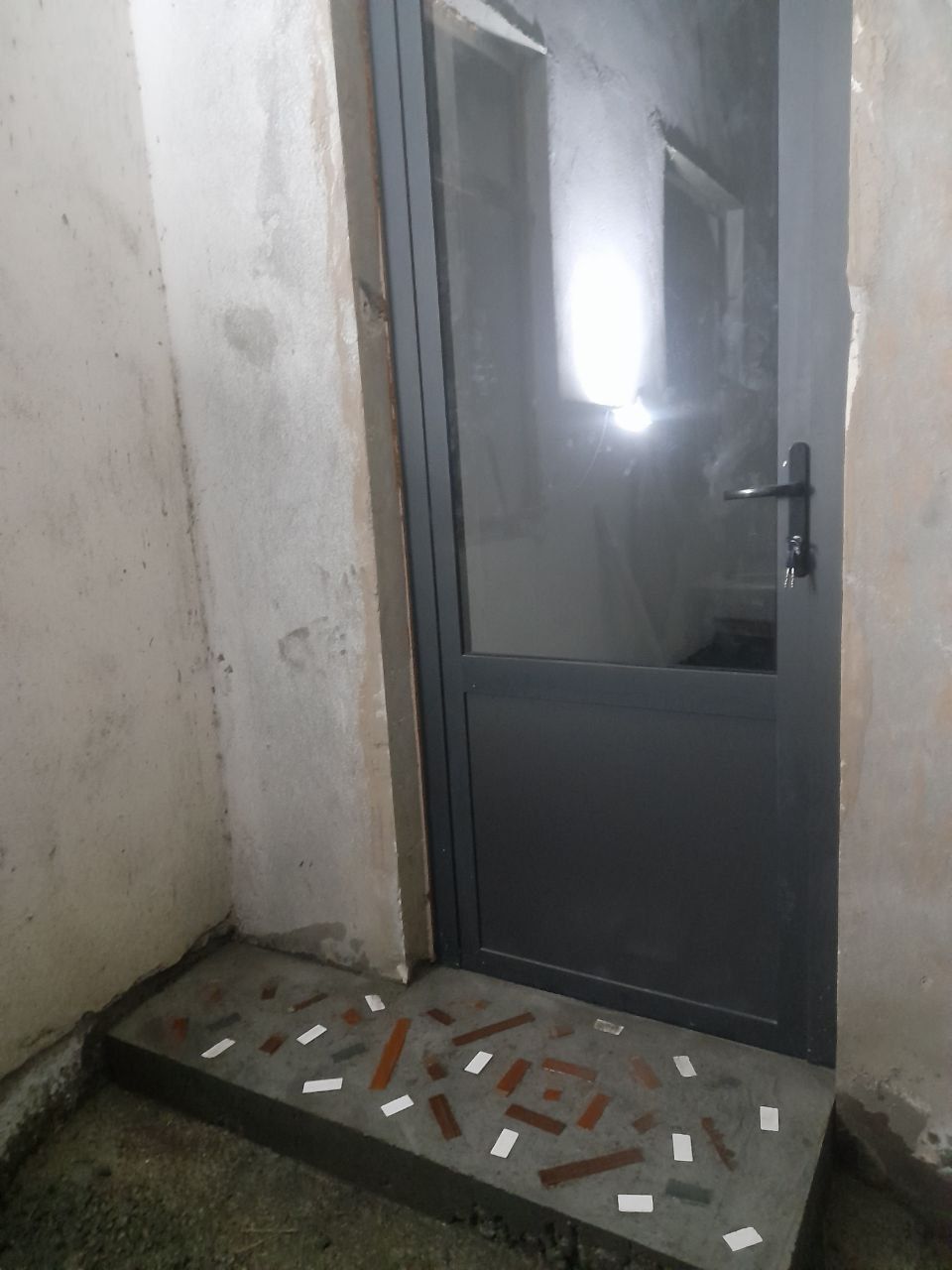 Akfa eshik va romlar tez va sfatli