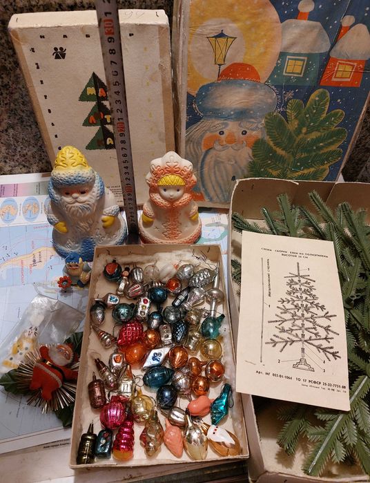 Ёлочка Дед мороз и Снегурочка, ёлочные игрушки малютка стекло. СССР