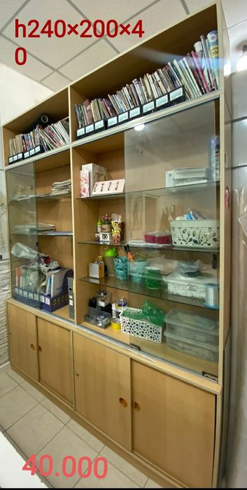 Продается мебель:шкаф,шкафчики,полки,стеллажи,витрины недорого