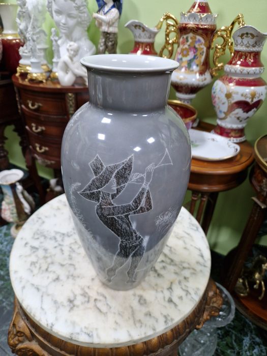 Уникална антикварна немска порцеланова ваза H&G Heinrich