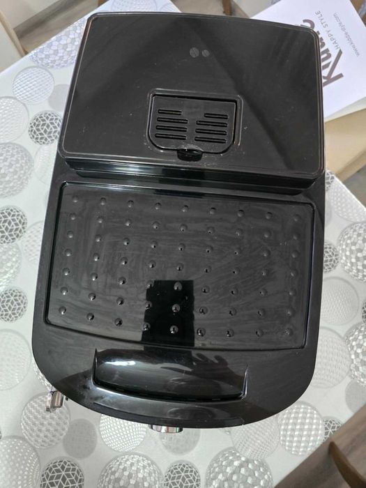 Продава се кафе машина Delonghi