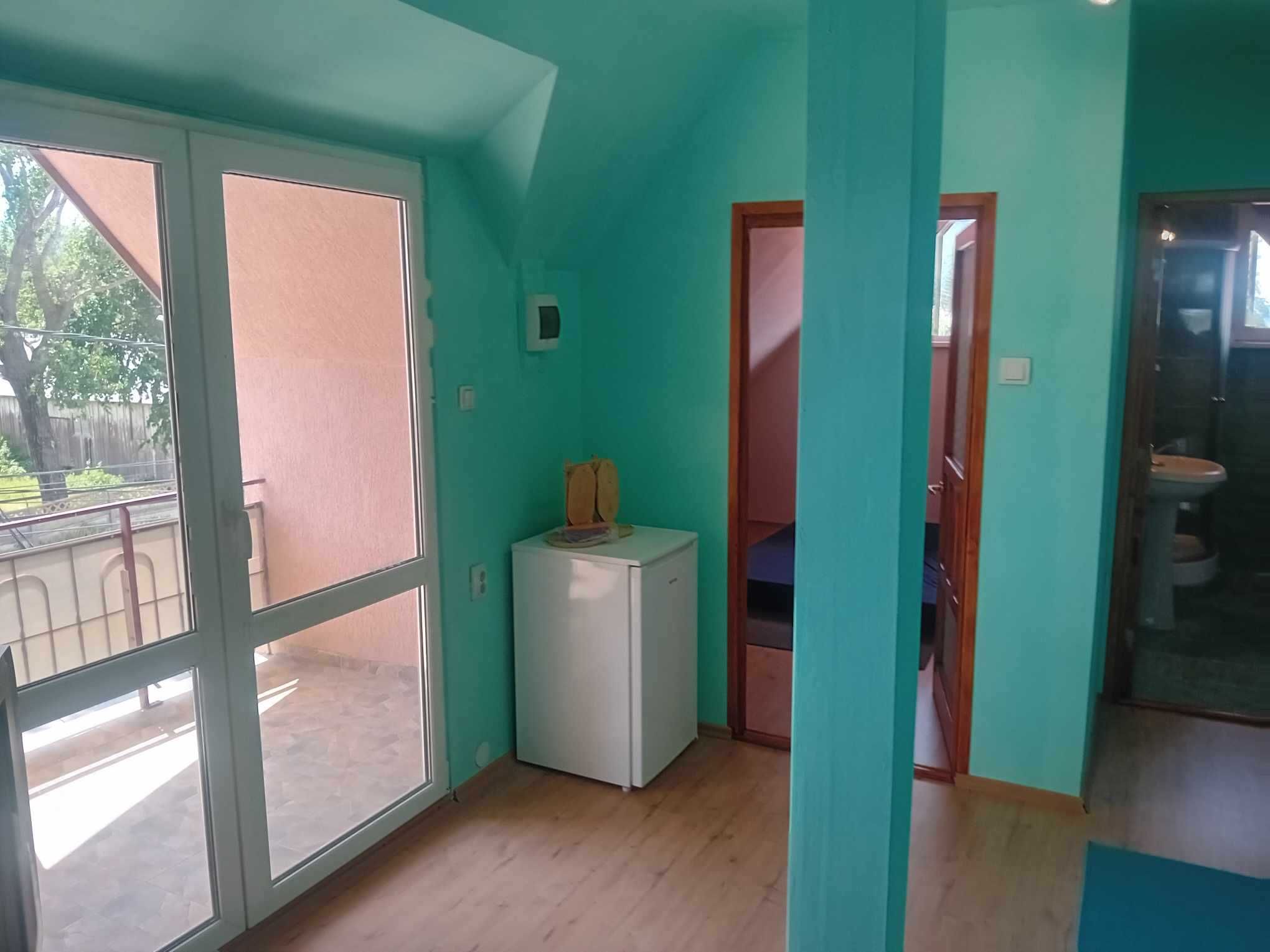 Vila relativ noua 250mp 1 Mai la sosea 700mp teren si casa batrineasca