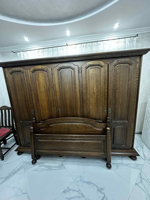 Dormitoare coplecte masive în stare bună