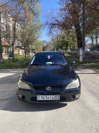 Автомобиль Lexus is 200