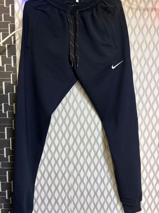 Nike           Nike
