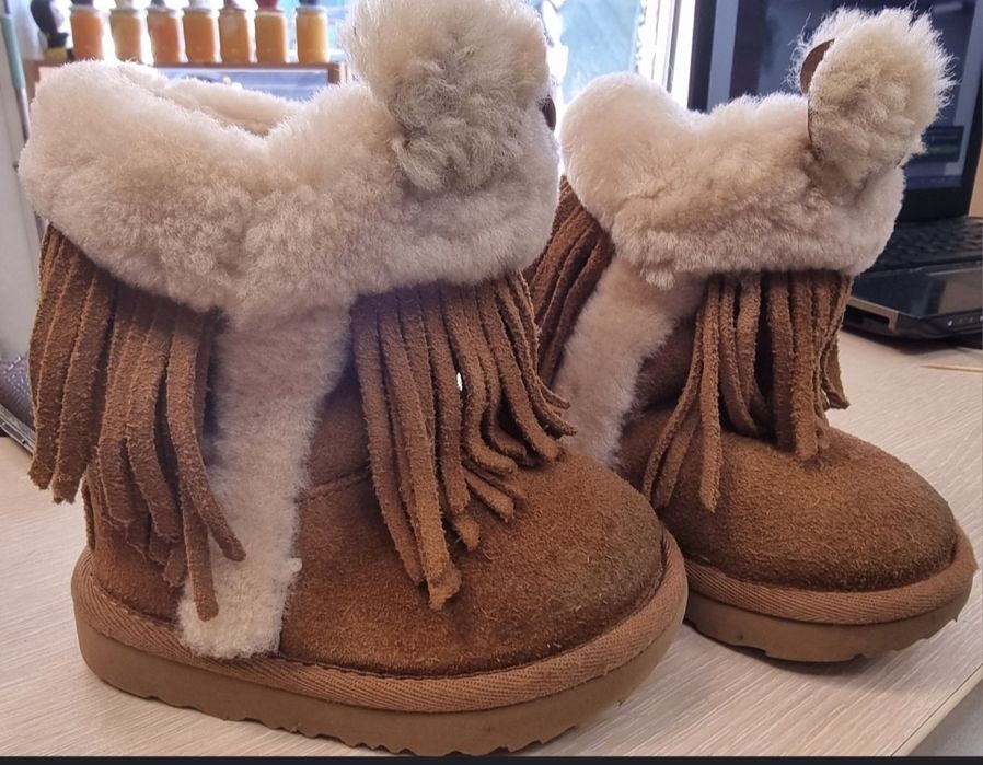 UGG уникални ботушки за малки крачета номер 22