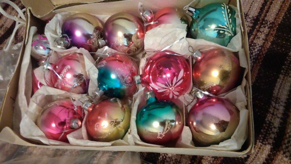 Игрушки новогодние продам