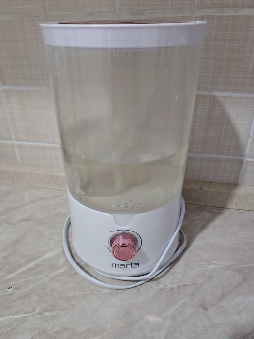 Увлажнитель воздуха, дёшево, продам.