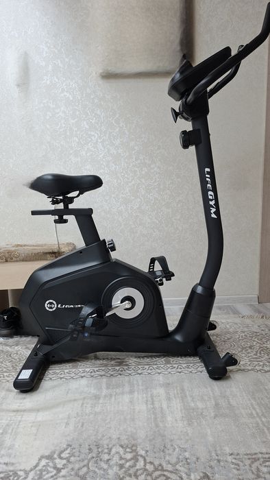 Велотренажёр LifeGym LGM-017
