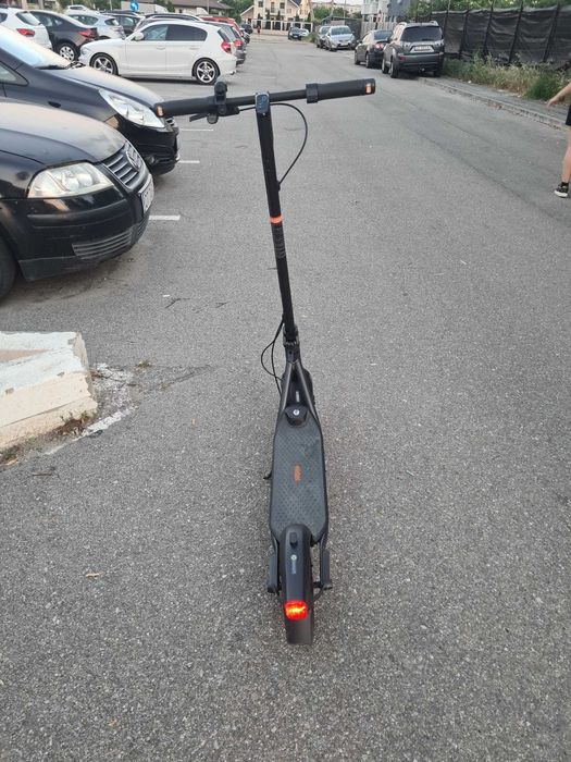 Trotineta electrica Ninebot F2 Plus inca in garantie