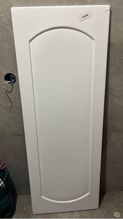 Продам экран под ванну 140*51 см. Есть трещены в углу