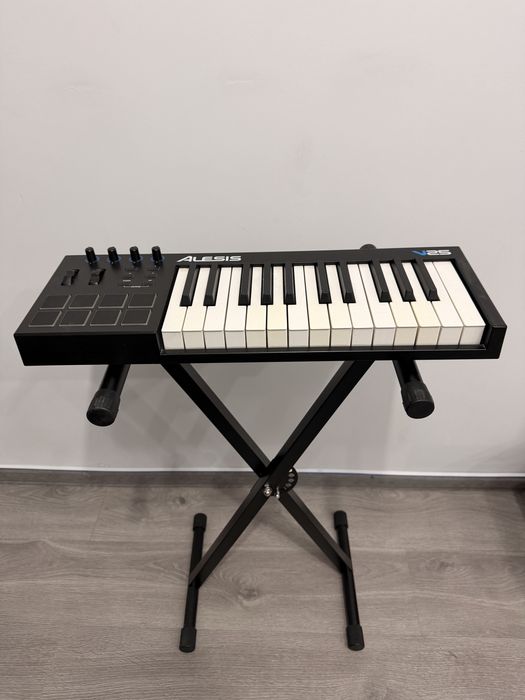 Миди клавиатура alesis v25