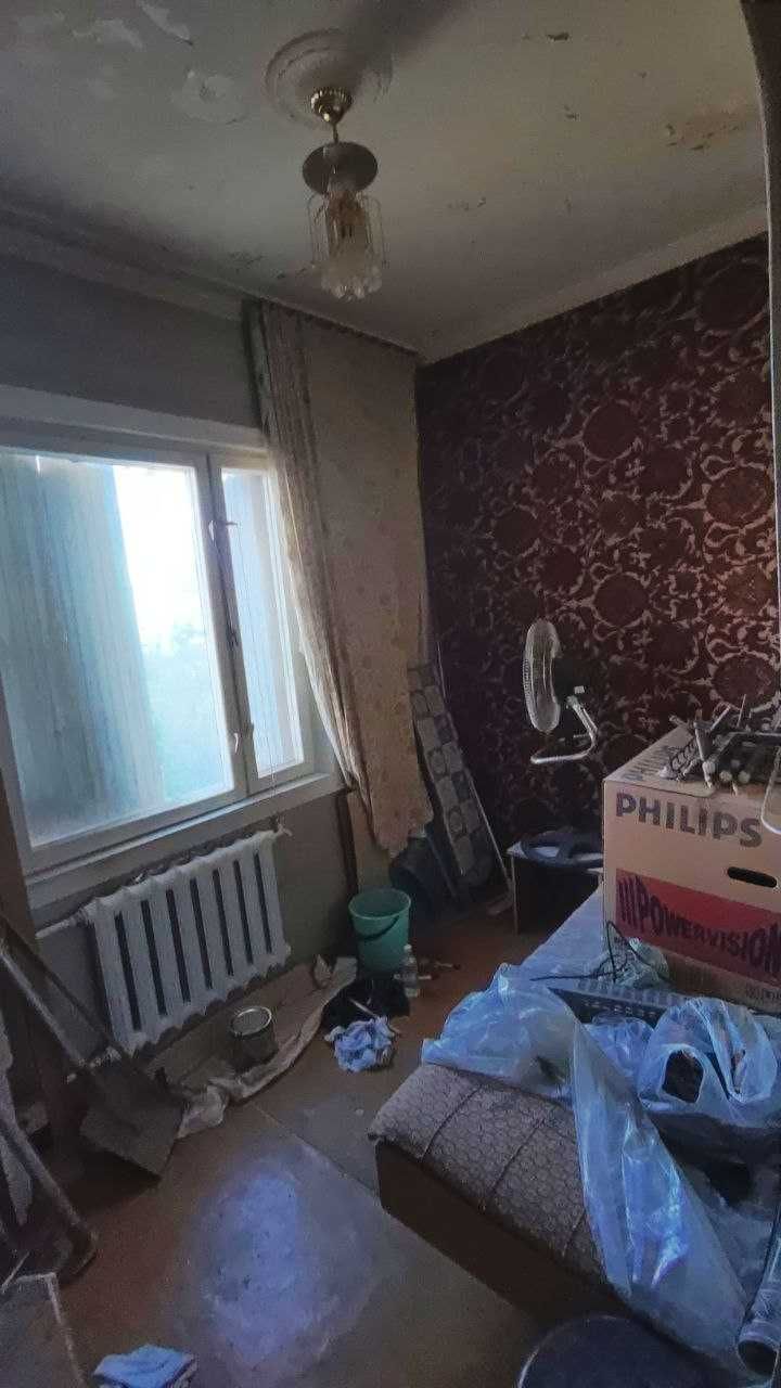 Продаётся 2 комнатная квартира, переделанная в трёхкомнатную