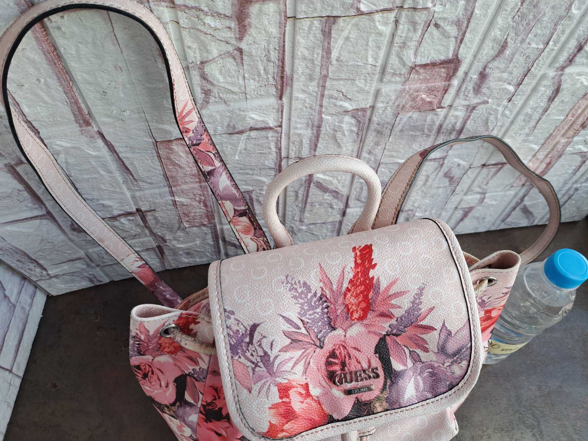 дамска раница Guess розова чанта,гес