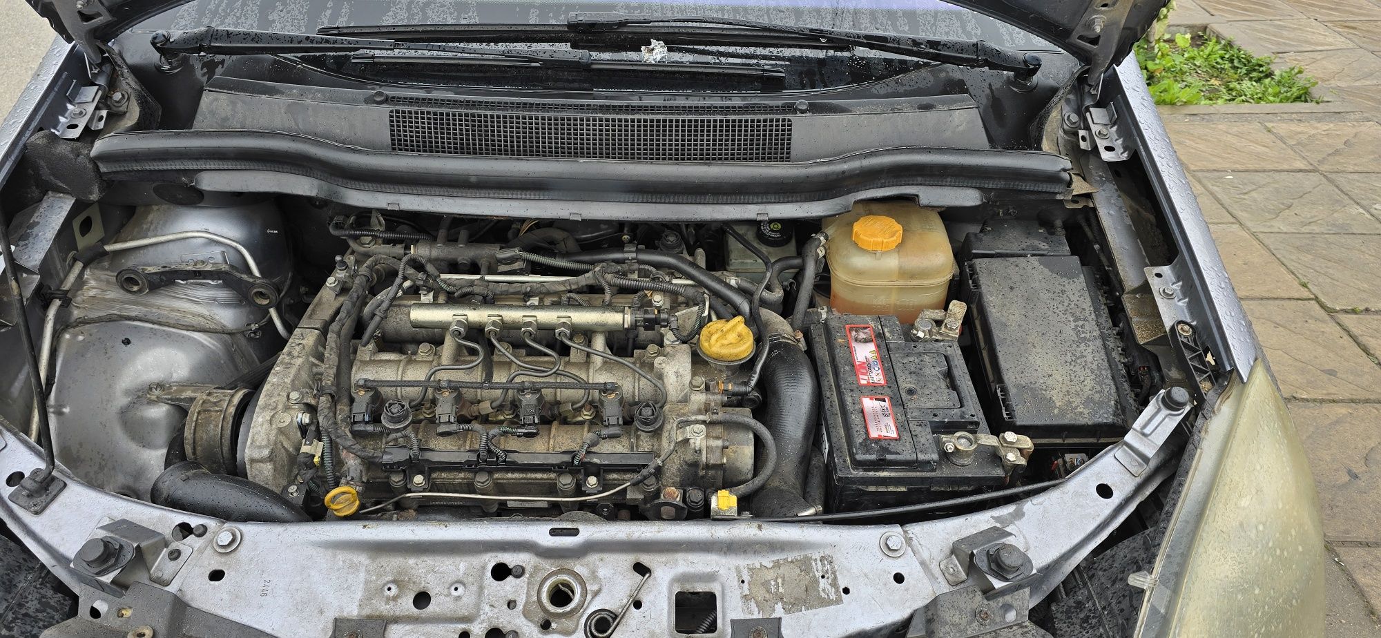 Opel Zafira B 1.9 150 к  на части