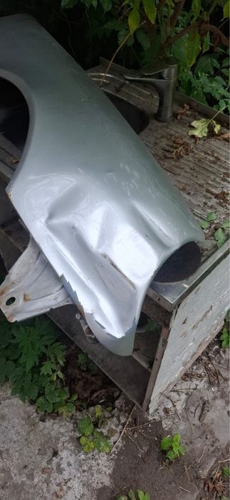 Продам кузовные запчасти