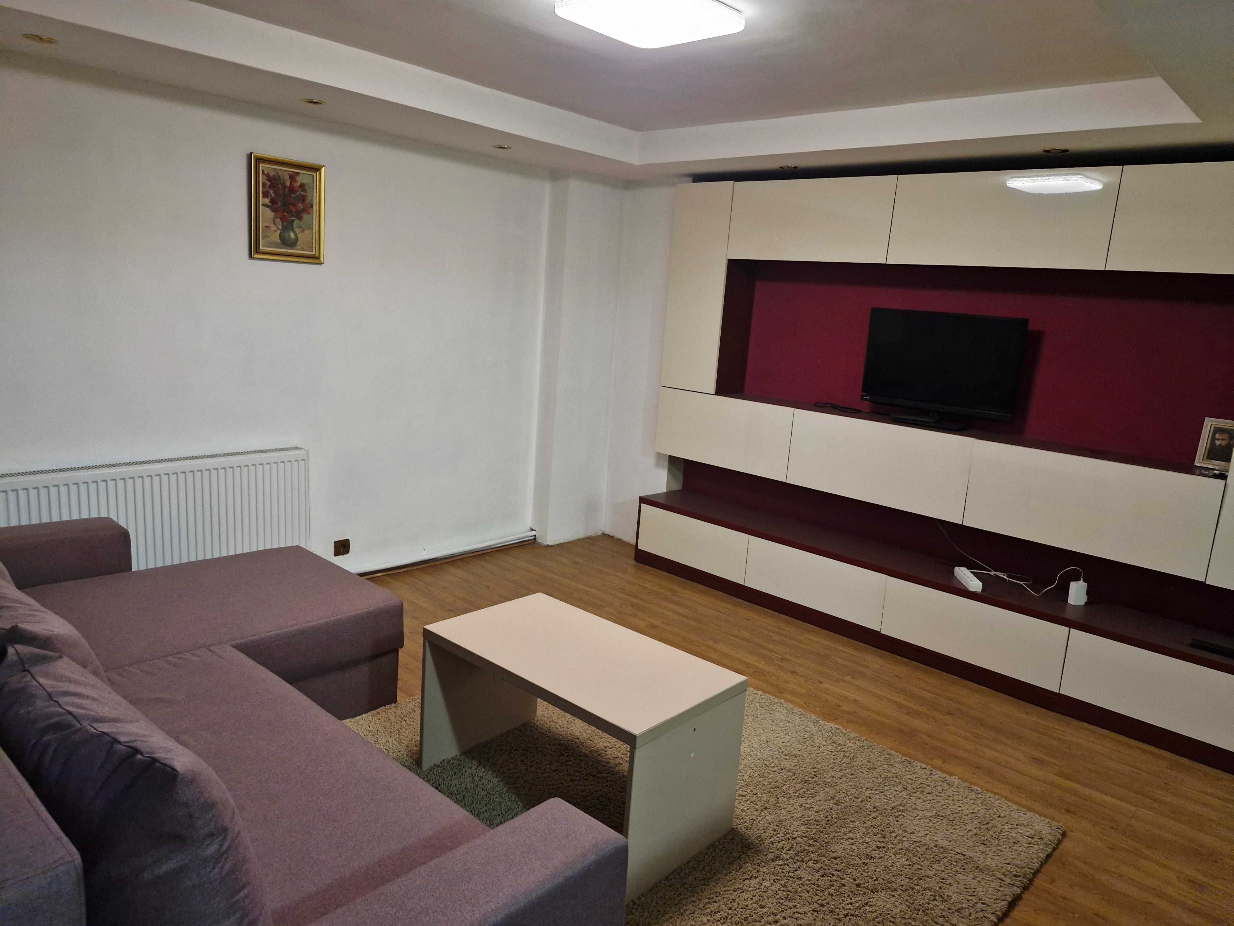 Apartment 3 camere decomandat cu doua grupuri sanitare