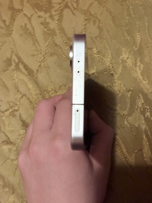 Продавам Samsung S24 fe