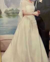Изысканное свадебное платье