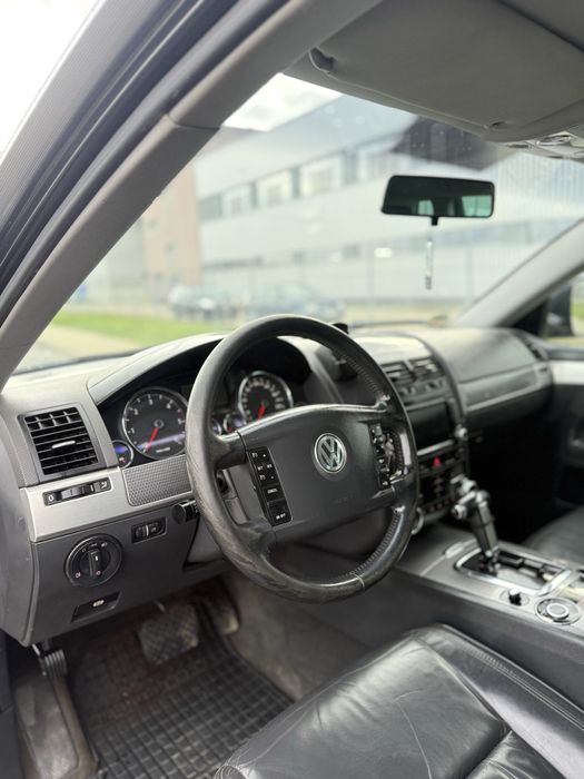 Vw Touareg 3.0tdi BKS facelift 2008 automat pe arcuri