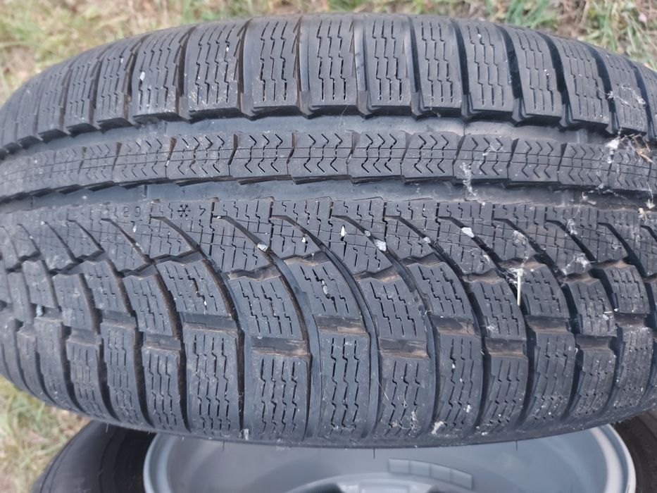 Jante originale Ford Kuga 235 55 17 Nokian de iarnă stare ca noi