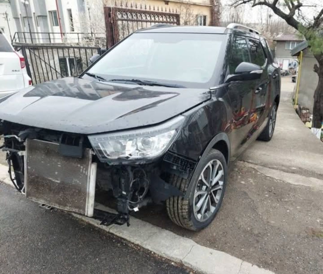 Ssangyong xlv 2016 avariat