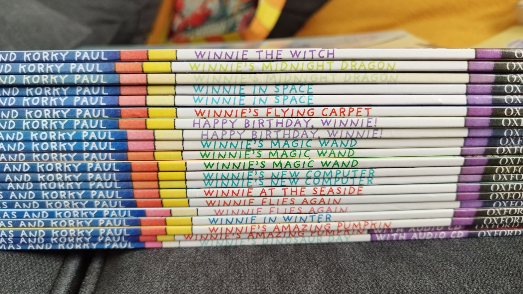 Вещицата Уини - книжки на английски Winnie the w