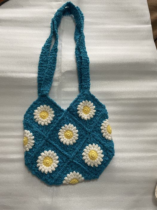 Vand geanta de umar tricotata