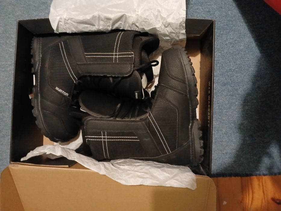Продавам пълен сноуборд комплект Burton: