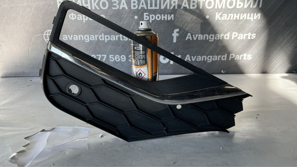 Дясна основа/решетка за халоген VW Amarok 2017-2020