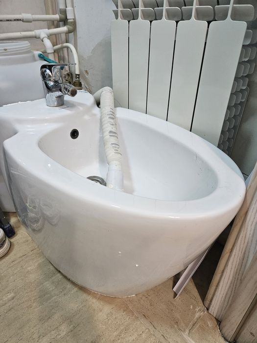 Биде со смесителем