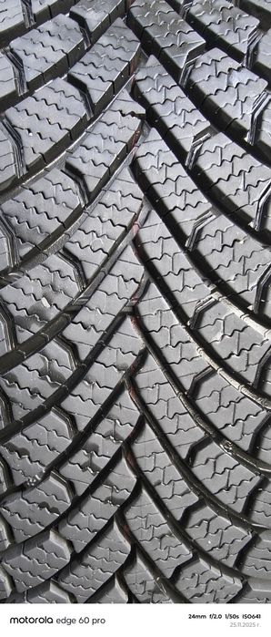 Продавам 2 броя зимни гуми Bridgestone