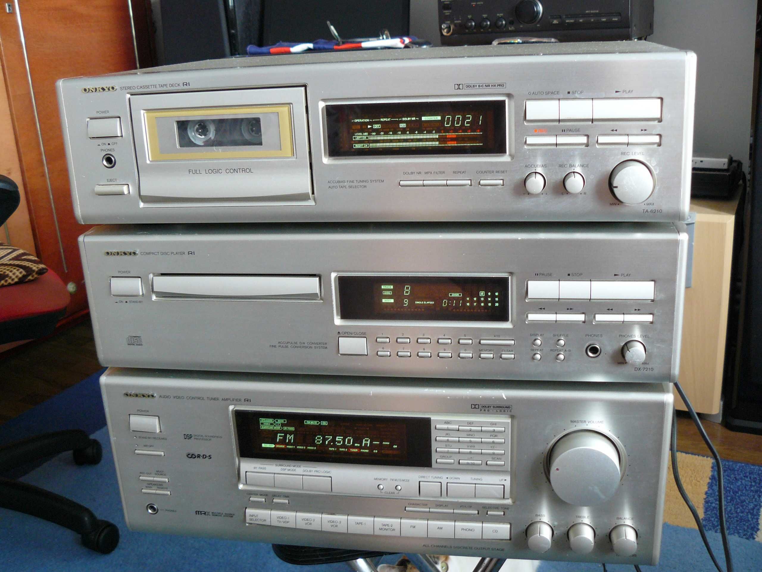 Linie audio Onkyo )Akai Sony