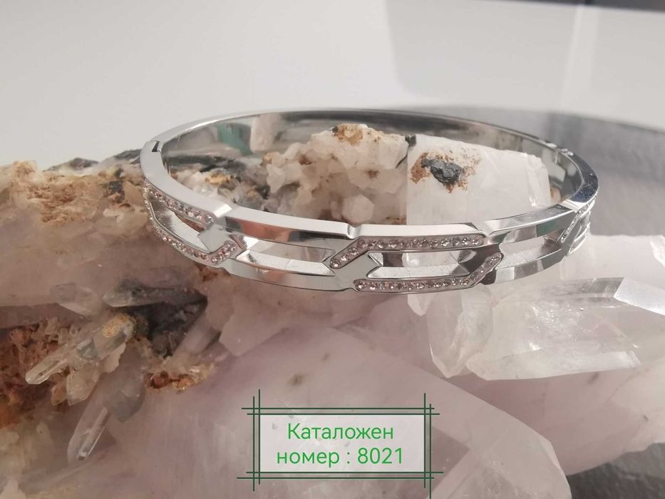 Красиви твърди гривни от медицинска стомана