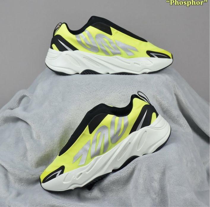 Pantofi Sport Adidas Yeezy Boost 700 MNVN Phosphor- 100% originali
