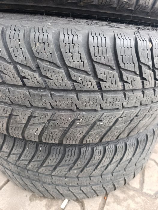 Зимни гуми 235/65/17 Nokian 4бр DOT 4020