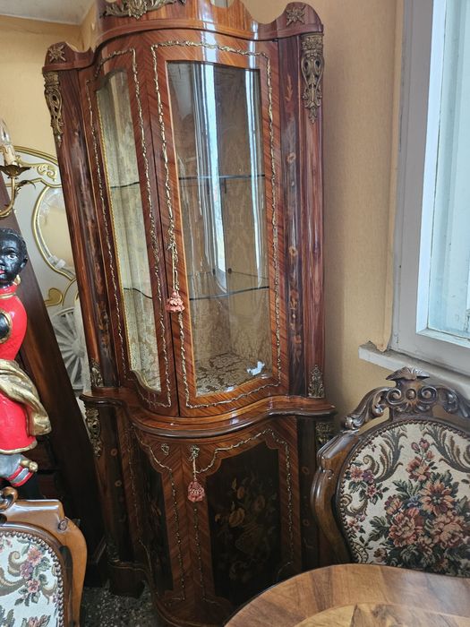 Италианска барокова витрина