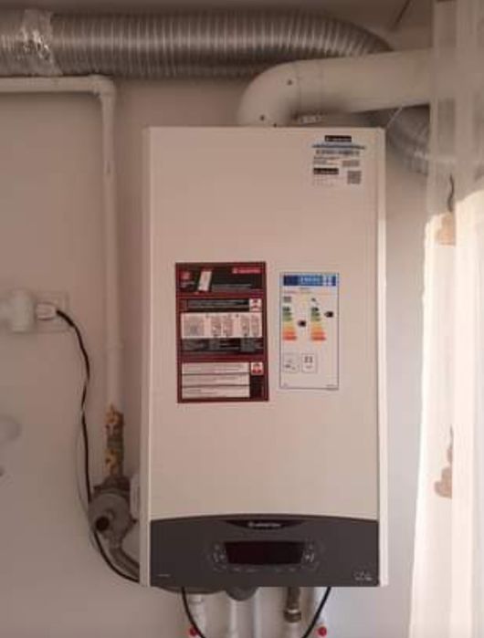 Instalator centrale termice instalatii sanitare panouri solare